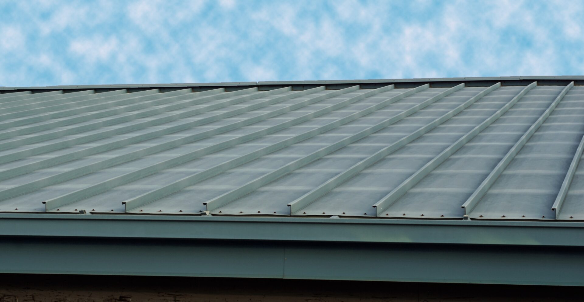 blue metal roof 2022 11 17 09 23 12 utc